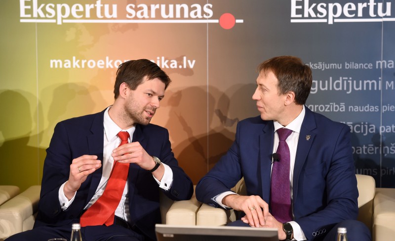 2016. gada 12. decembrī Latvijas Banka rīkoja Ekspertu sarunu "Zemo procentu likmju laikmets – vai esam izmantojuši iespējas?"