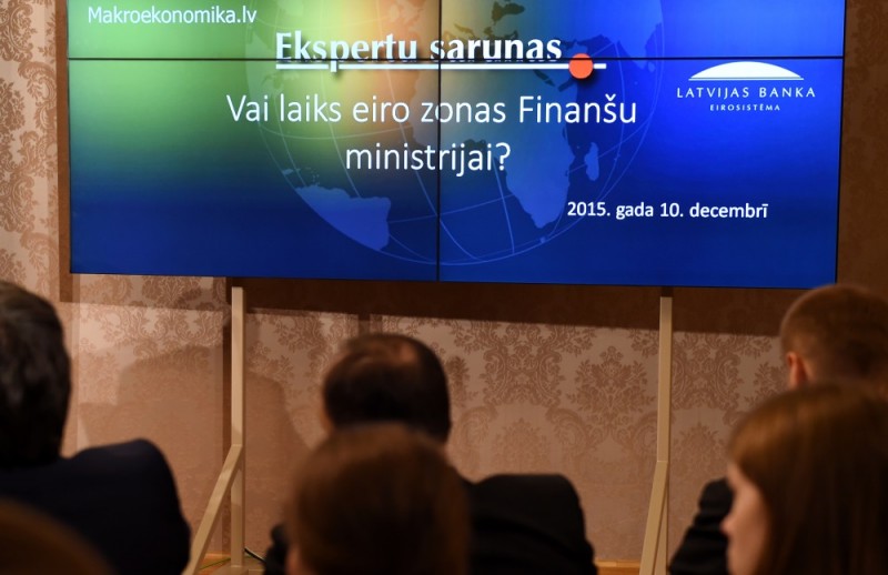 Ekspertu saruna: Vai laiks eiro zonas Finanšu ministrijai? 