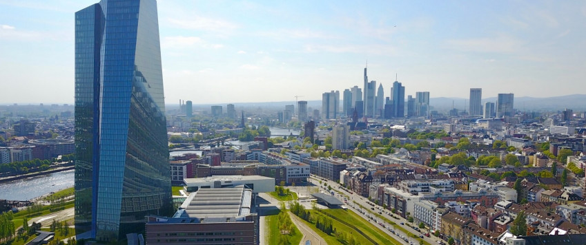 ECB ēkas skats Frankfurtē