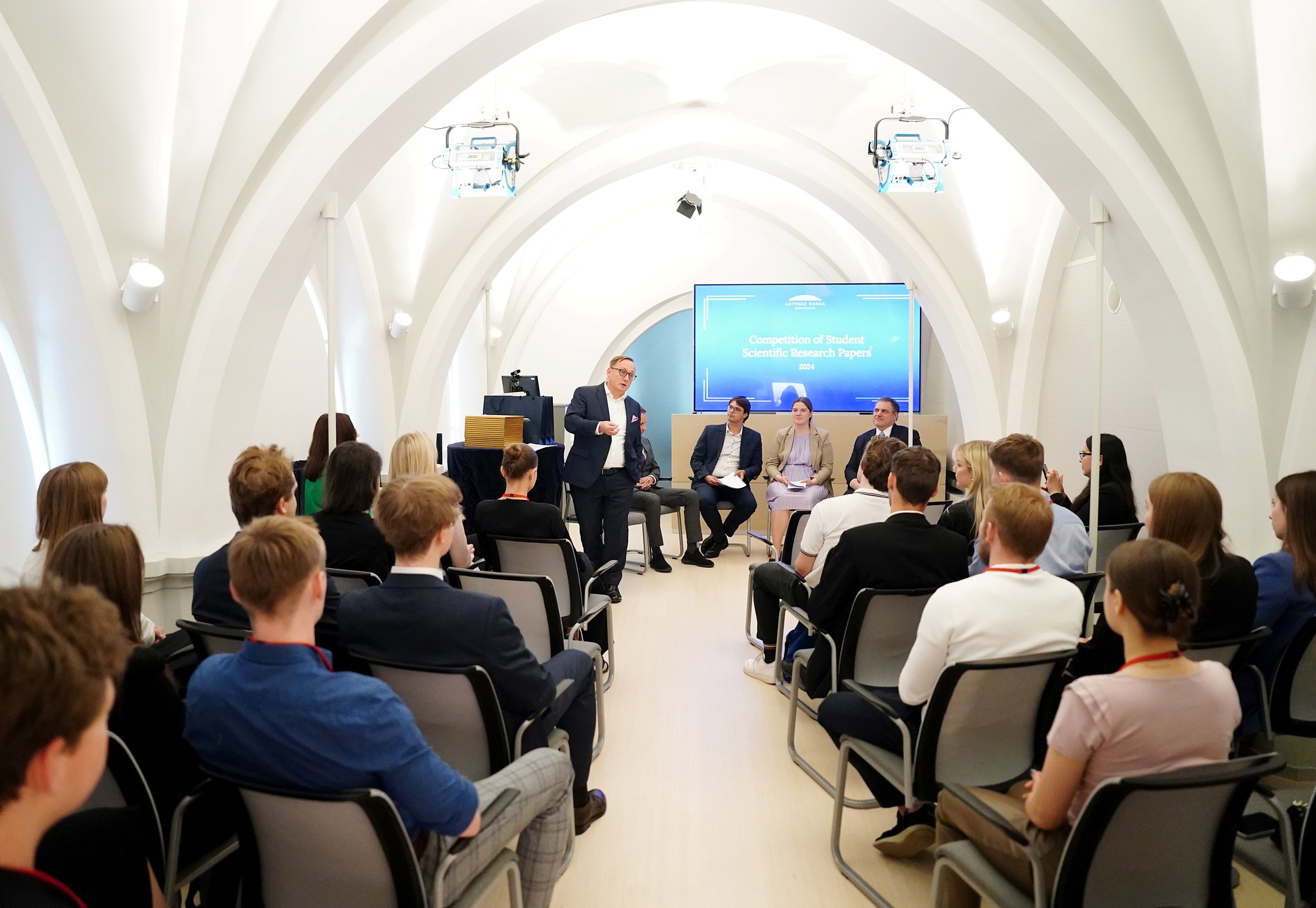Studenti aicināti iesniegt darbus studentu zinātniski pētniecisko darbu konkursā